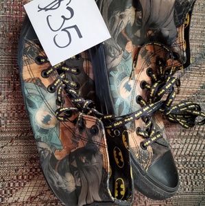 Batman Converse